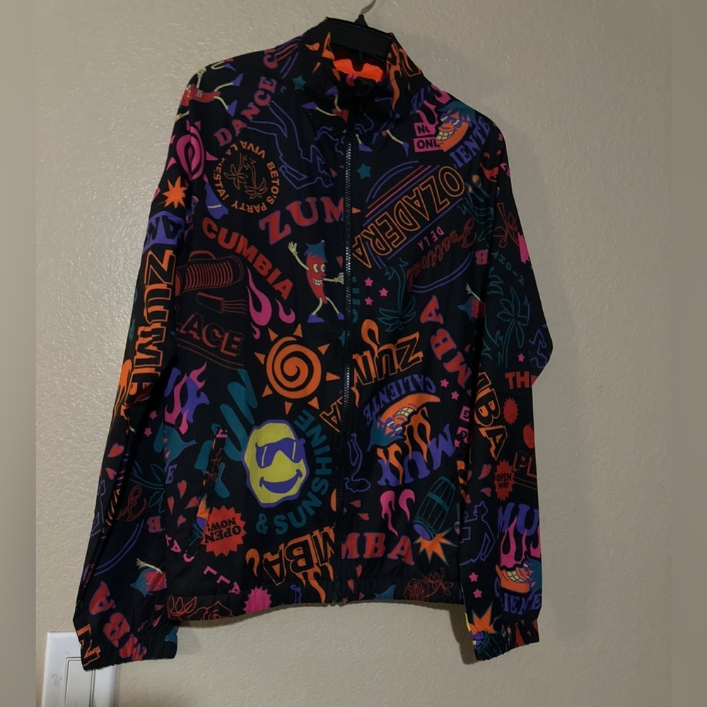 ZUMBA WEAR UNISEX FUN&SUNSHINE HIGH NECK ZIP-UP JACKET - Picture 2 of 6